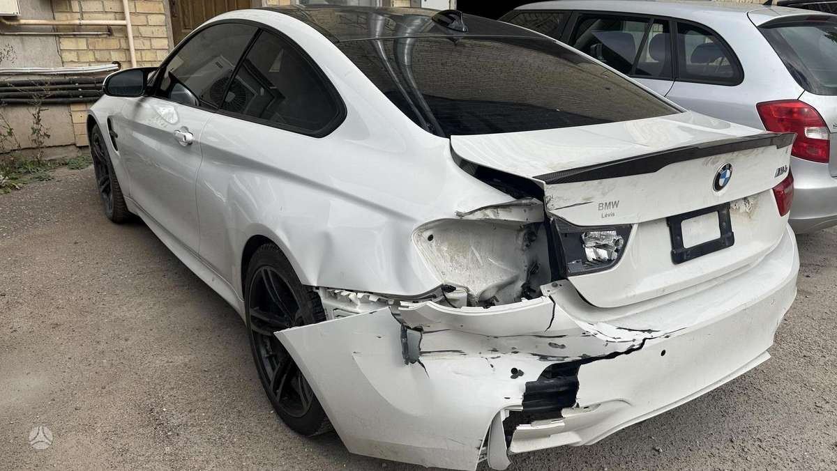 BMW M4, 3.0 l., coupe