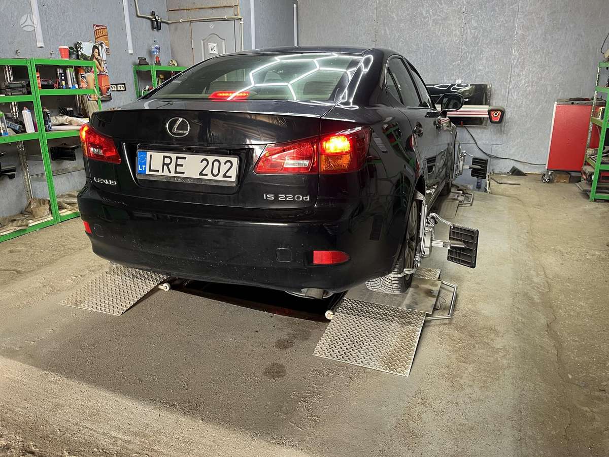 Lexus IS 220, 2.2 l., Седан