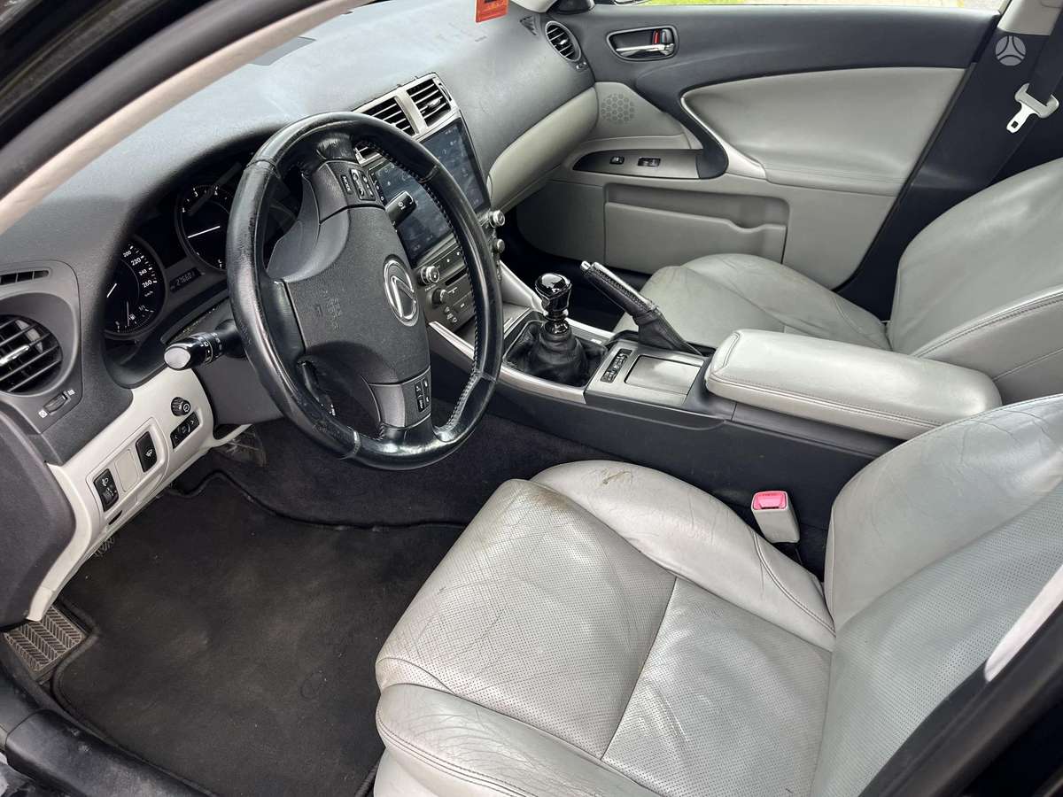 Lexus IS 220, 2.2 l., Седан