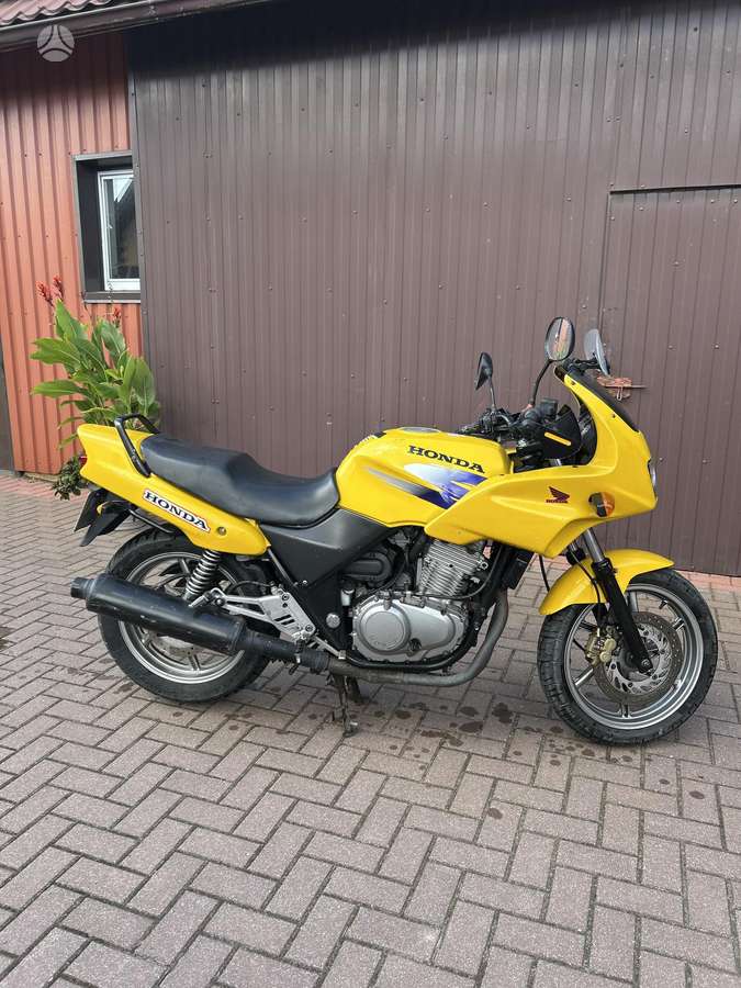 Honda CB 500cc, street / classic