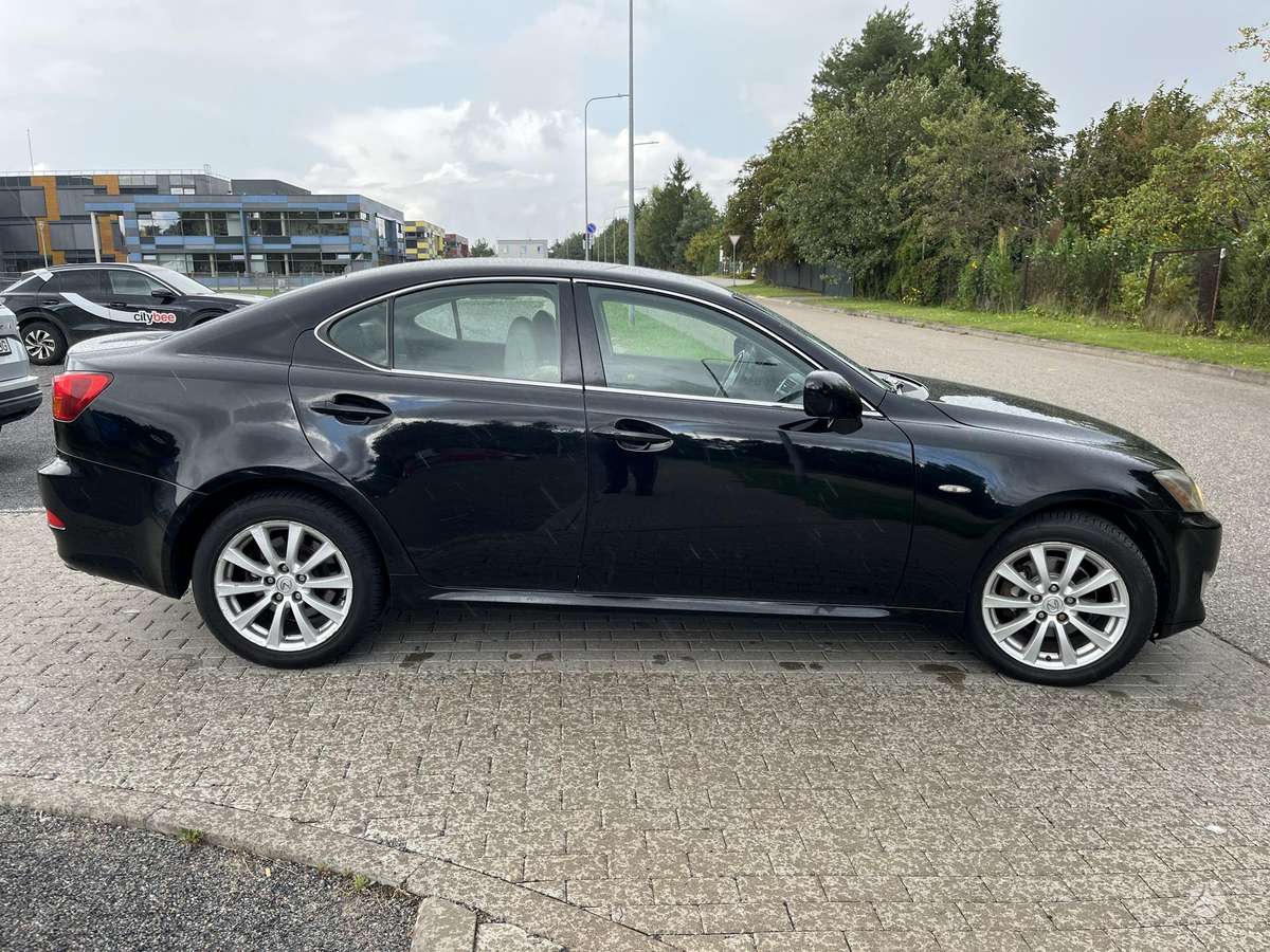 Lexus IS 220, 2.2 l., Седан