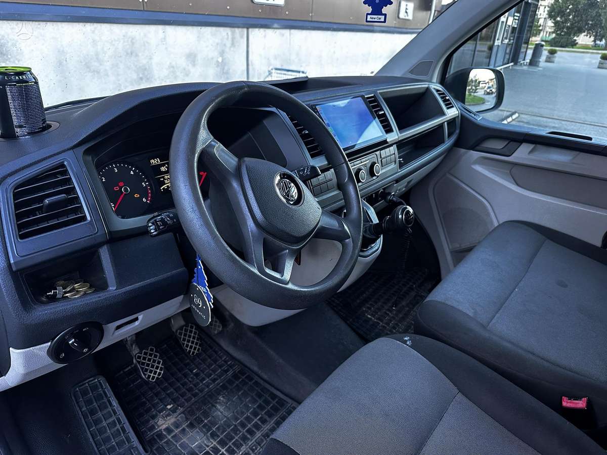 Volkswagen Transporter - 1