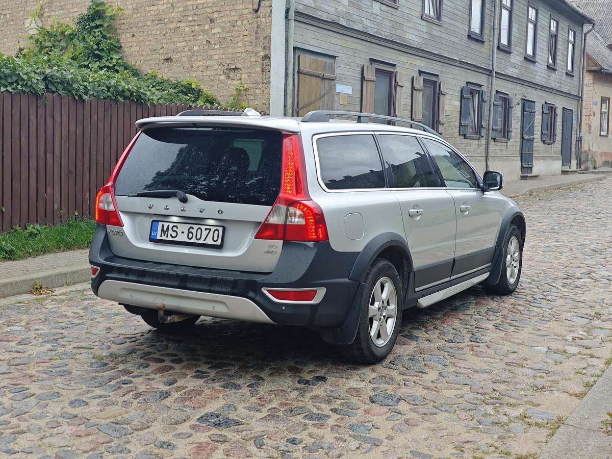 Volvo XC70, Универсал