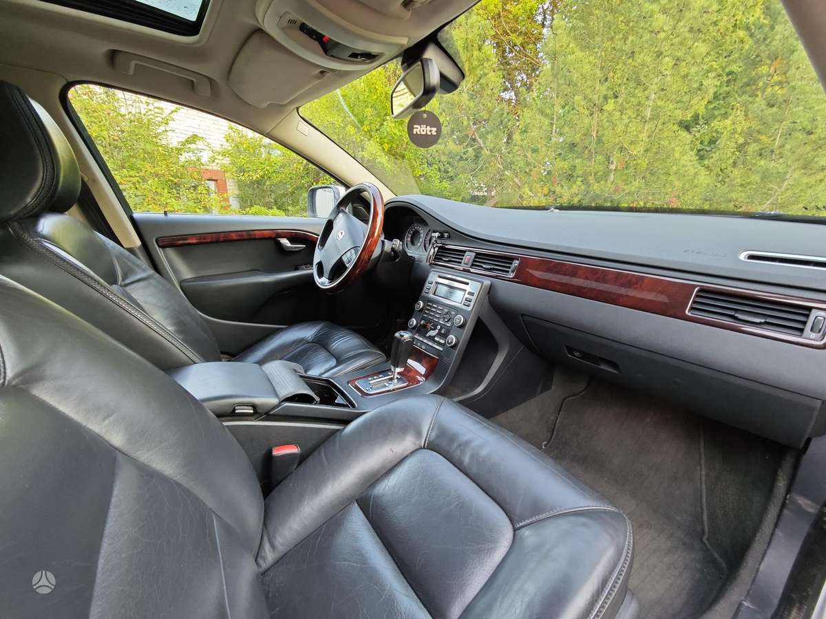 Volvo XC70, Универсал