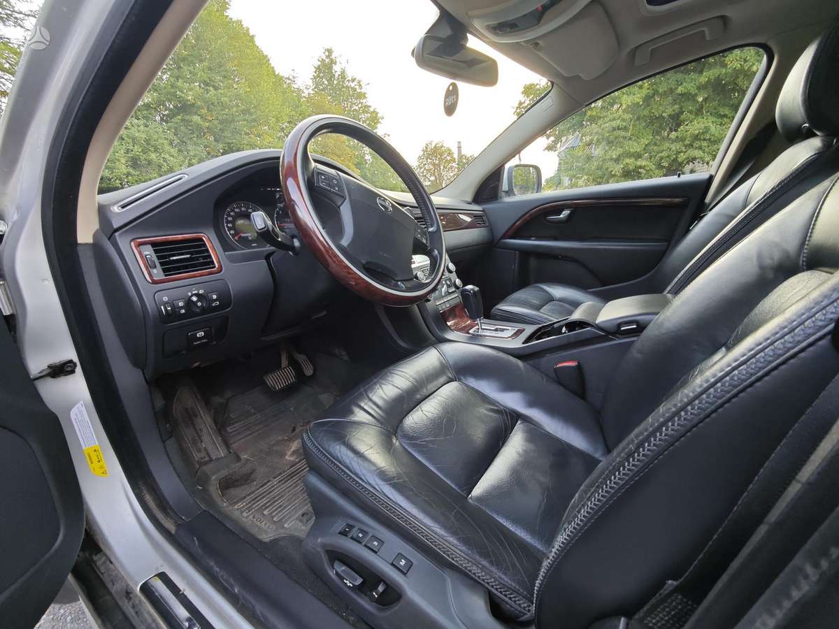 Volvo XC70, Универсал