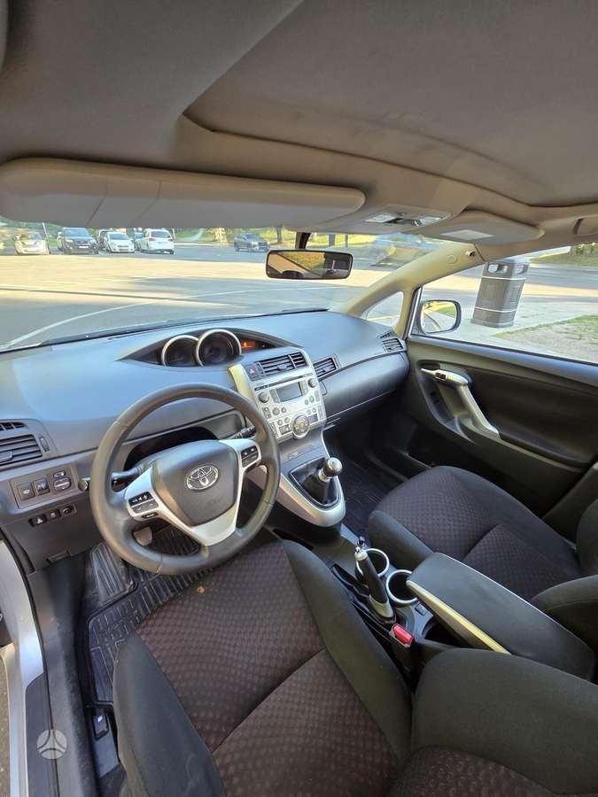 Toyota Verso, 2.0 l., Минивэн