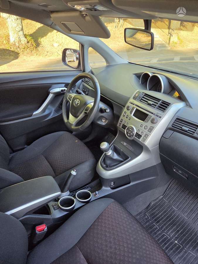 Toyota Verso, 2.0 l., Минивэн