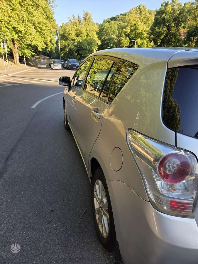 Toyota Verso, 2.0 l., Минивэн
