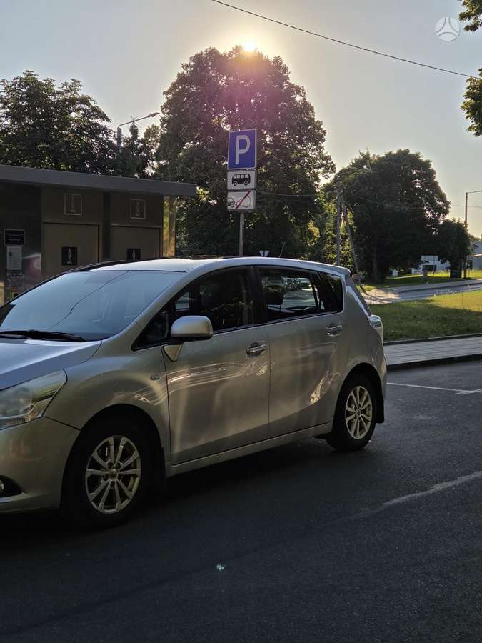 Toyota Verso, 2.0 l., Минивэн