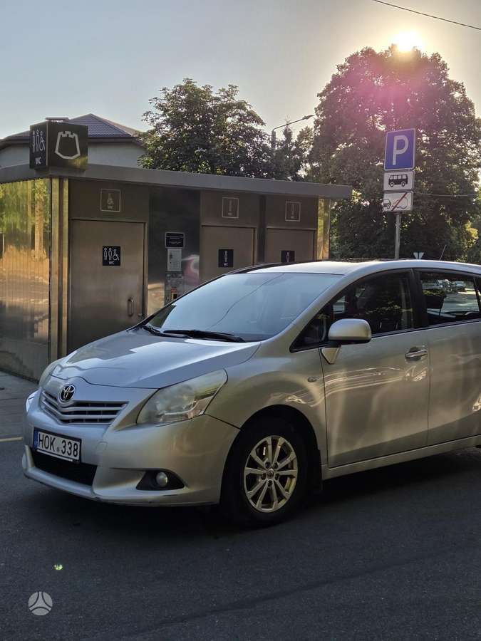 Toyota Verso, 2.0 l., Минивэн