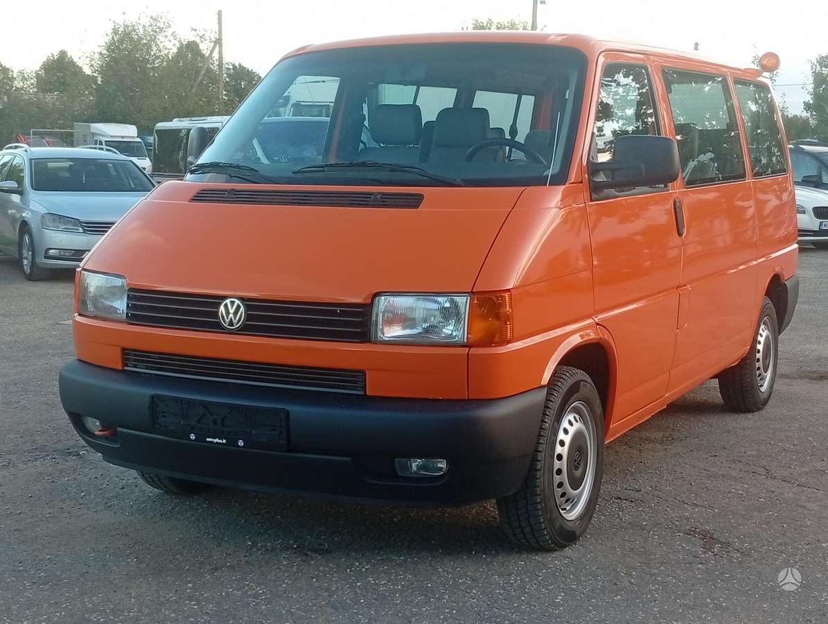Volkswagen Transporter - 1