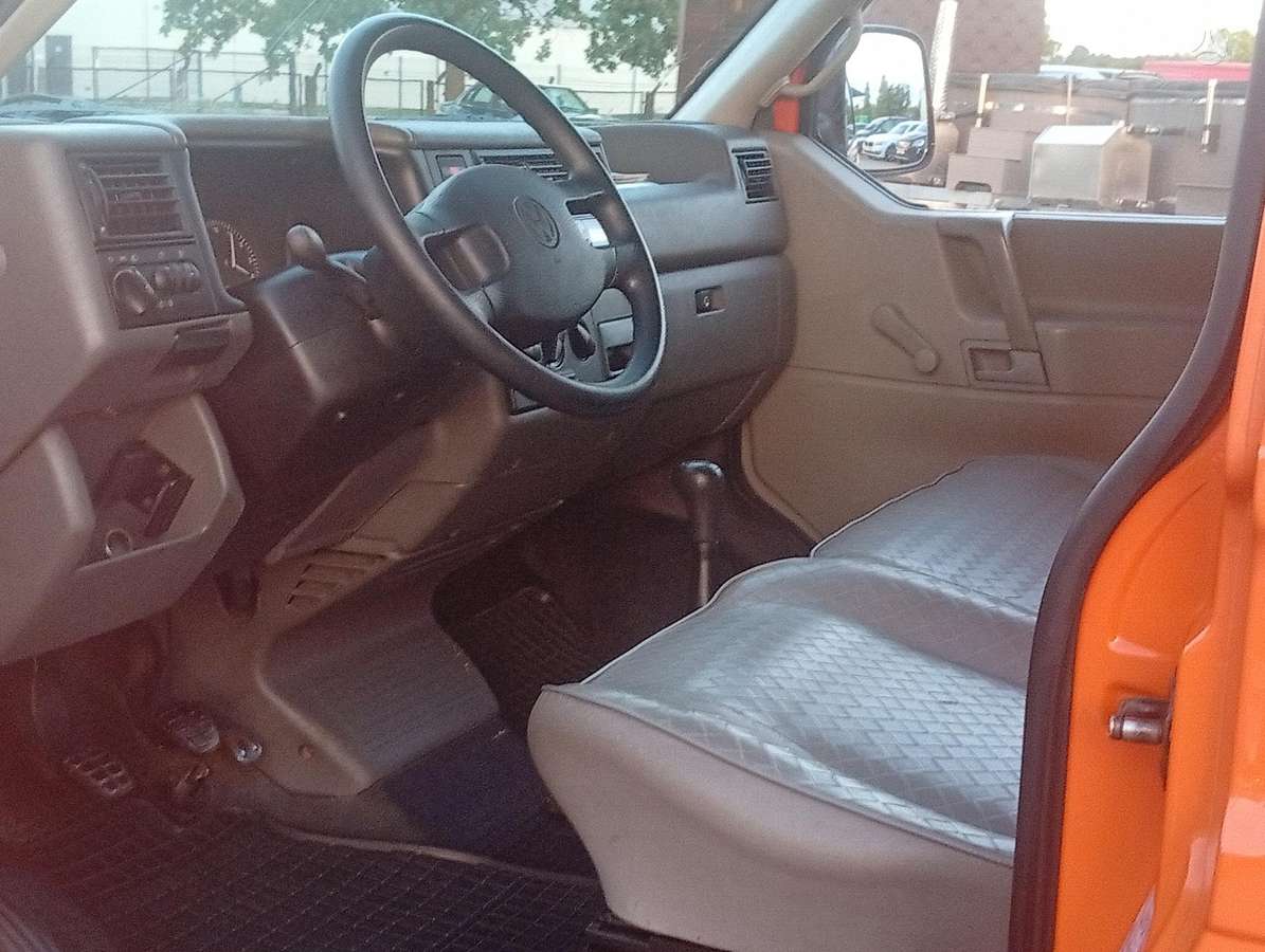 Volkswagen Transporter - 12