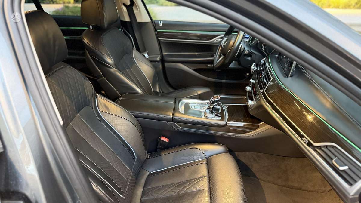 BMW 740, 3.0 l., Седан