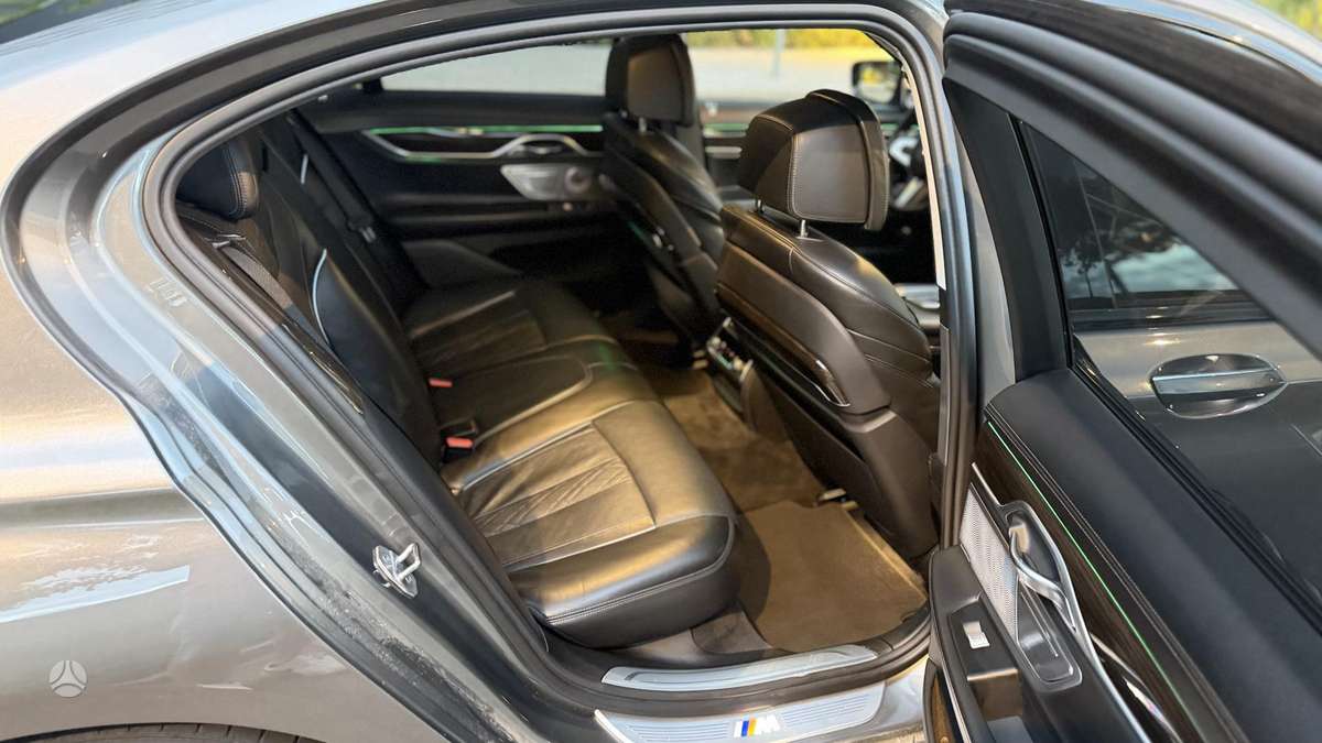 BMW 740, 3.0 l., Седан
