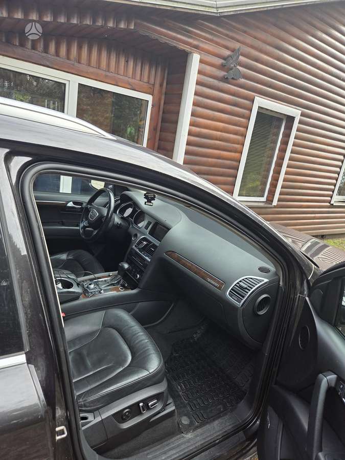Audi Q7, 3.0 l., off-road / crossover