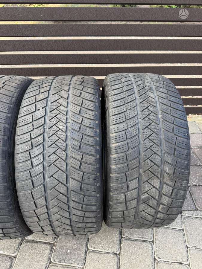Vredestein, всесезонные 235/35 R20