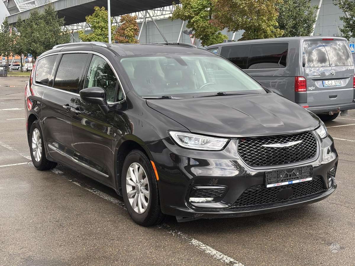 Chrysler Pacifica - 3