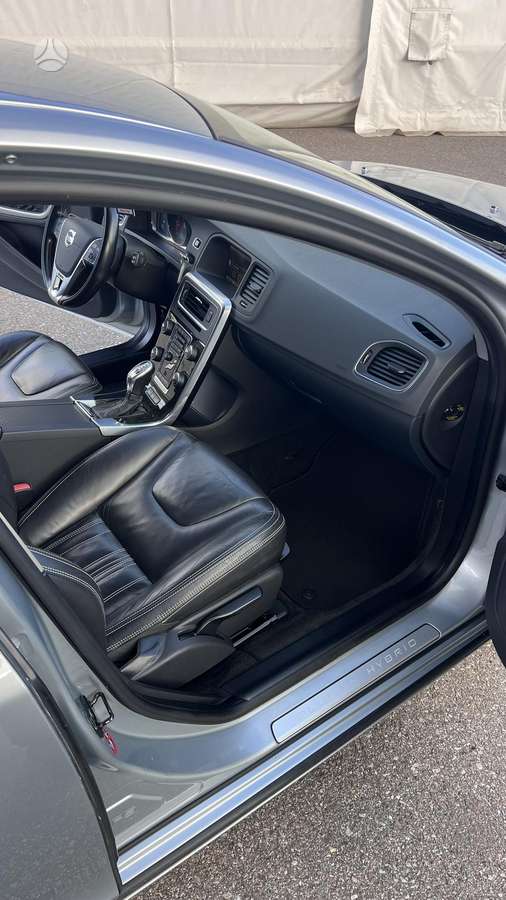 Volvo V60, 2.4 l., Универсал