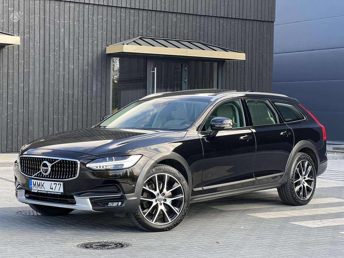 Volvo V90 Cross Country - 2