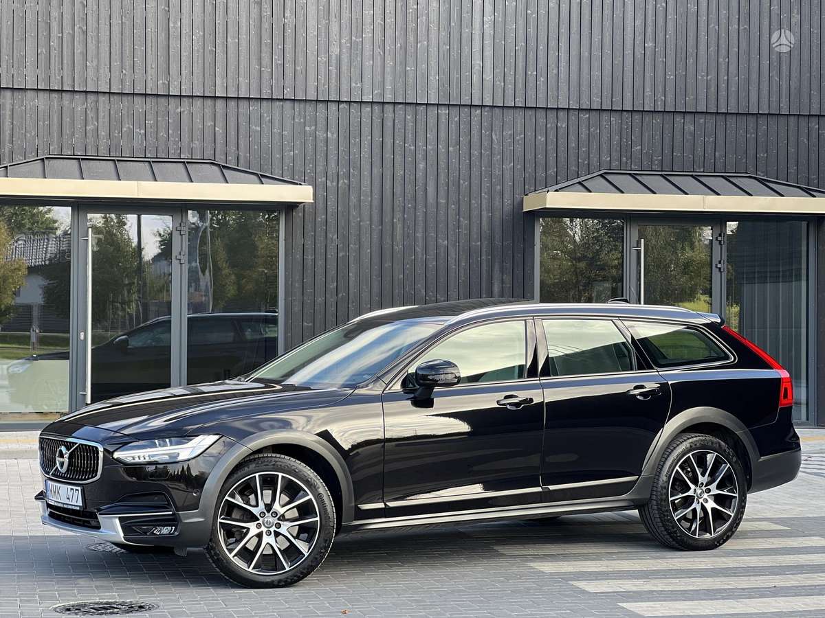 Volvo V90 Cross Country - 3