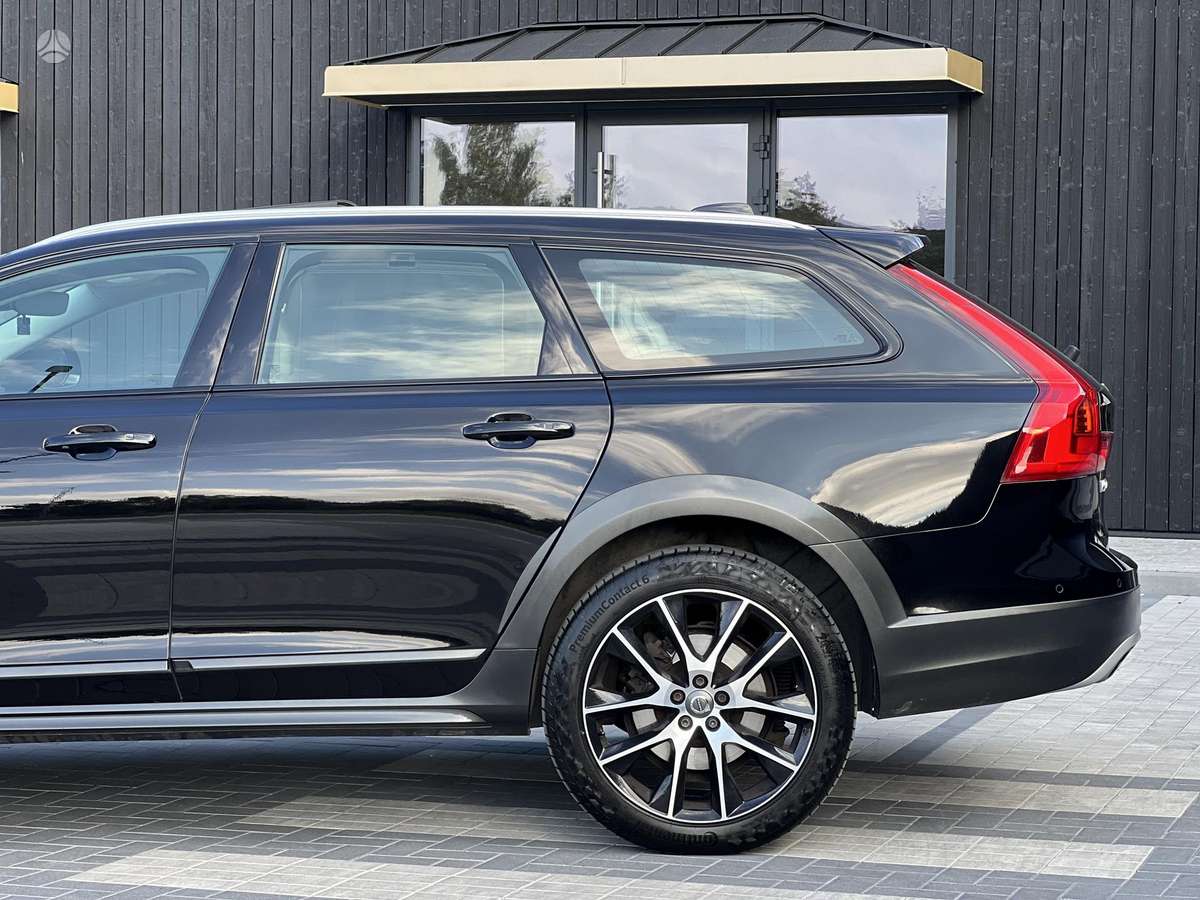 Volvo V90 Cross Country - 5