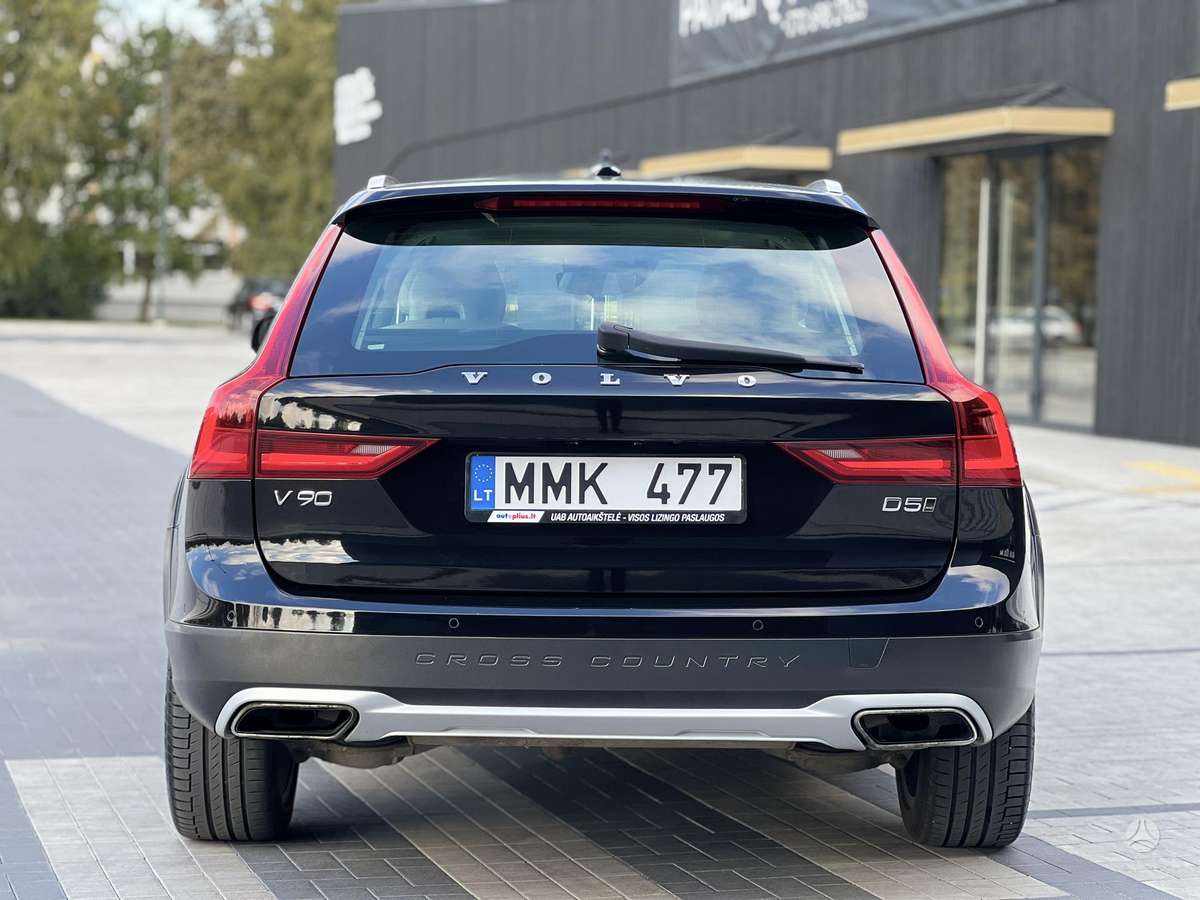 Volvo V90 Cross Country - 8