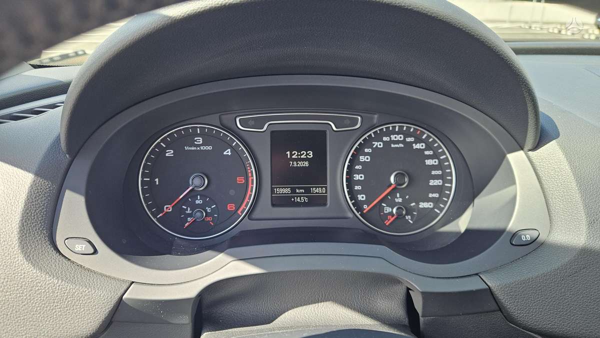 Audi Q3, 2.0 l., Внедорожник / Кроссовер