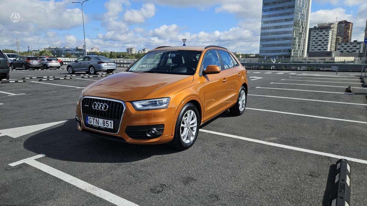 Audi Q3, 2.0 l., Внедорожник / Кроссовер