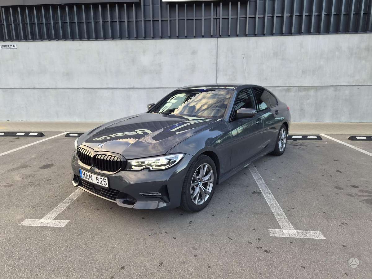 BMW 320, Седан