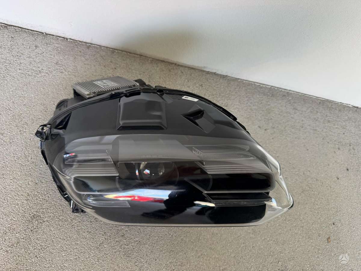 Porsche Taycan žibintai