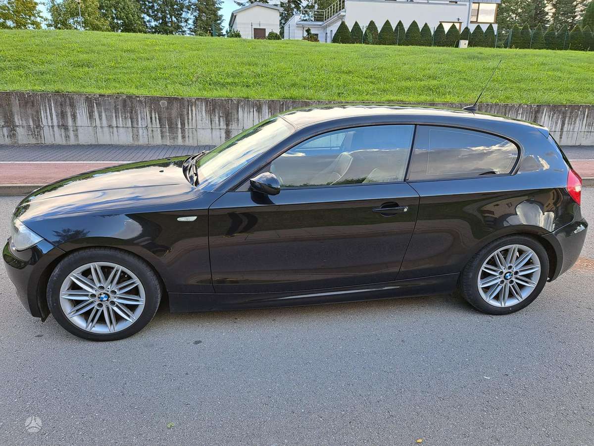 BMW 118, 2.0 l., hatchback