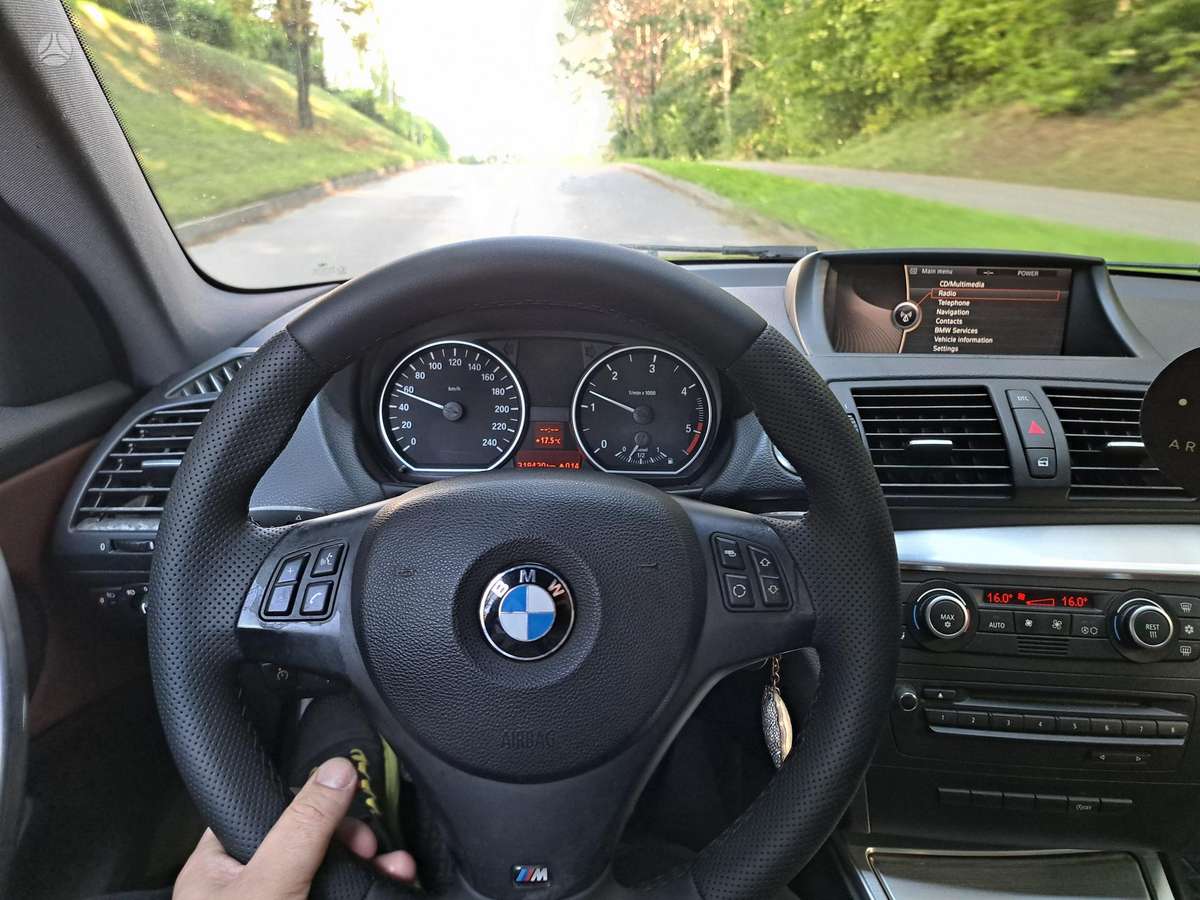 BMW 118, 2.0 l., hatchback