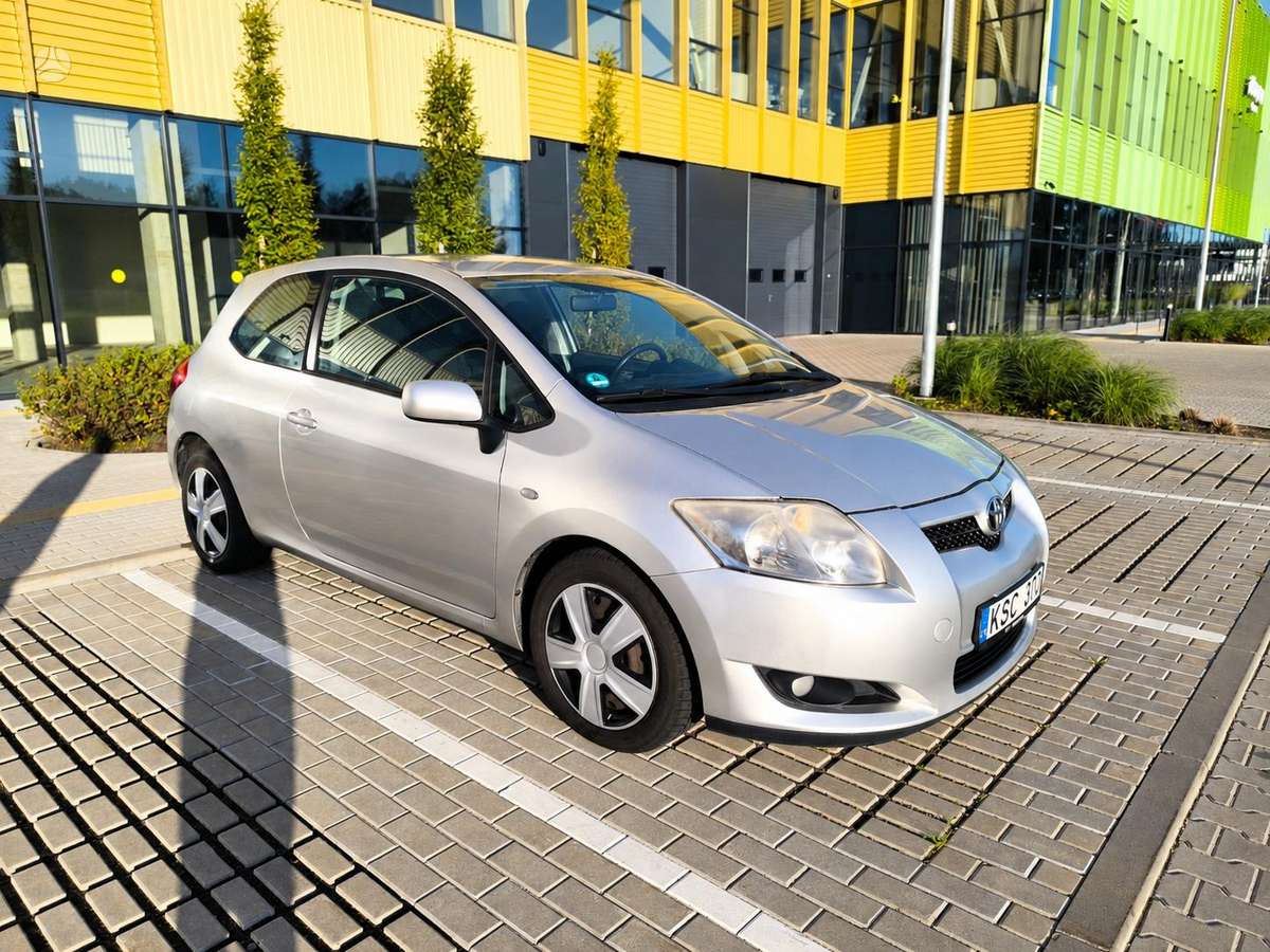 Toyota Auris - 1