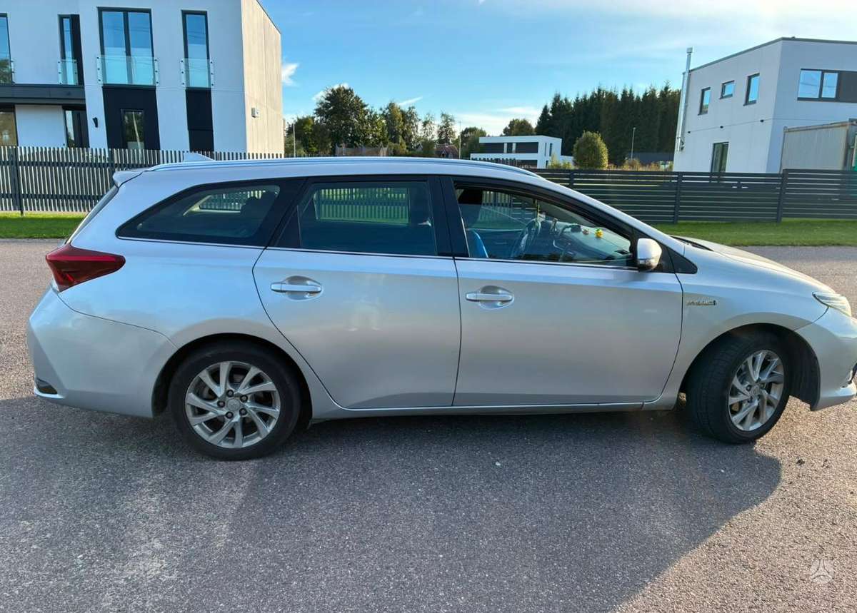 Toyota Auris - 5