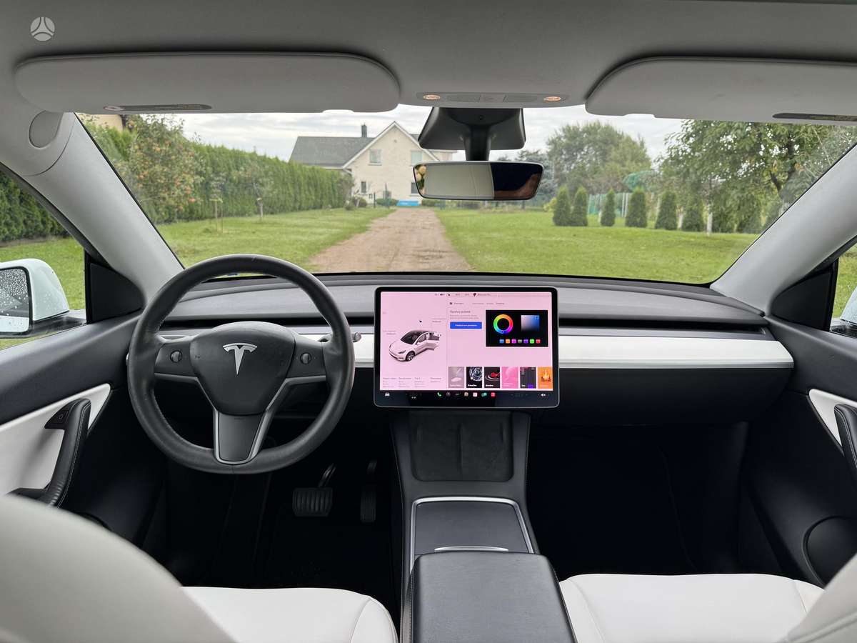 Tesla Model Y, 82 kWh, off-road / crossover