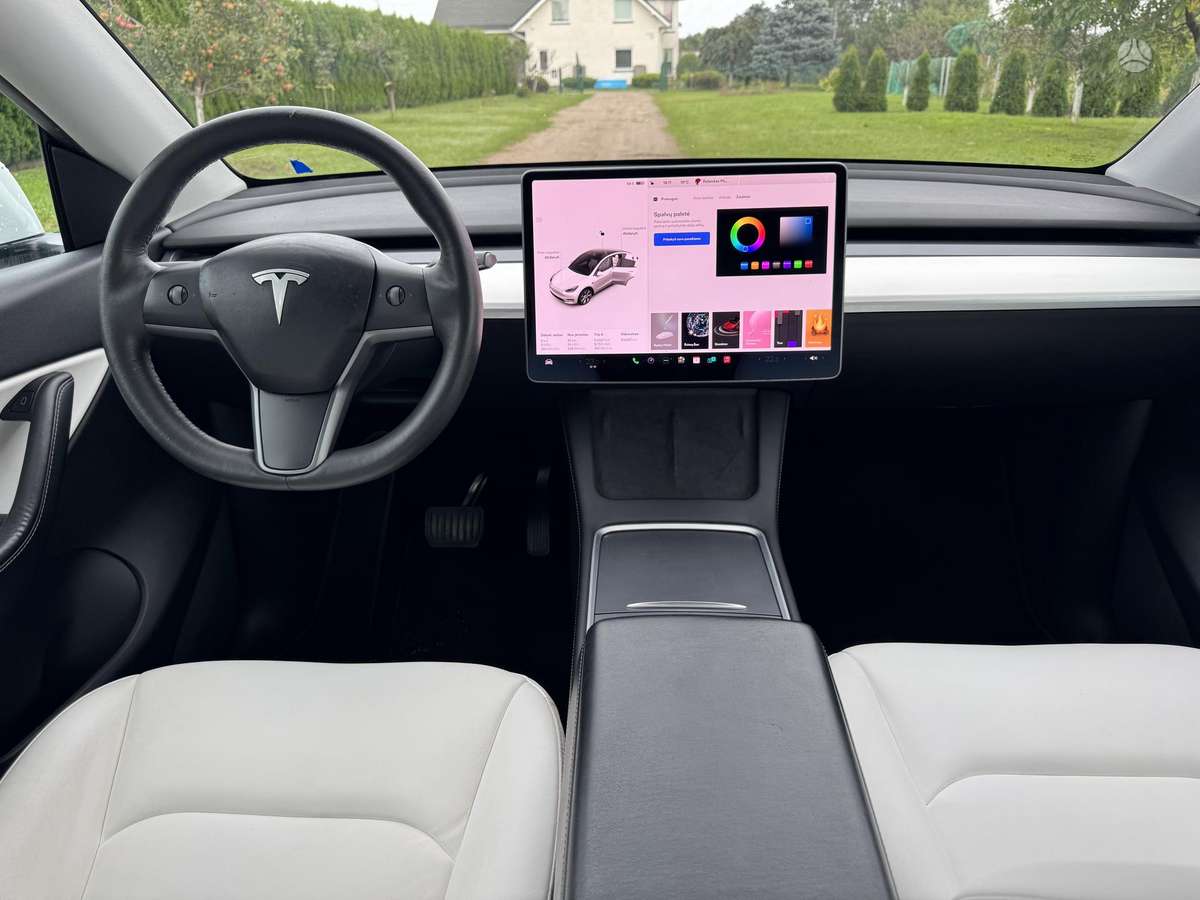 Tesla Model Y, 82 kWh, off-road / crossover