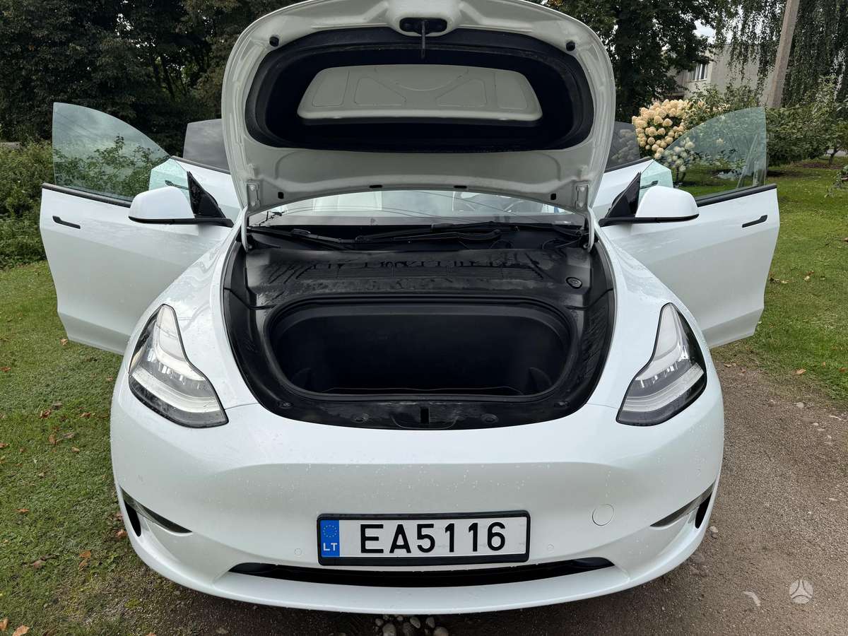 Tesla Model Y, 82 kWh, off-road / crossover
