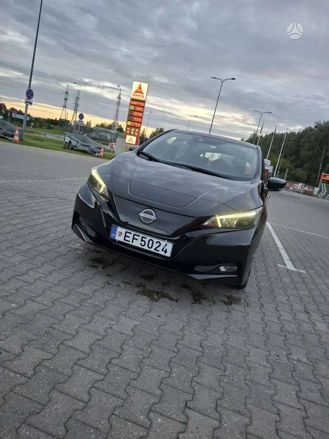 Nissan Leaf, 40 kWh, hatchback
