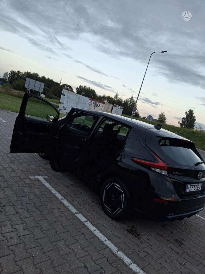 Nissan Leaf, 40 kWh, hatchback