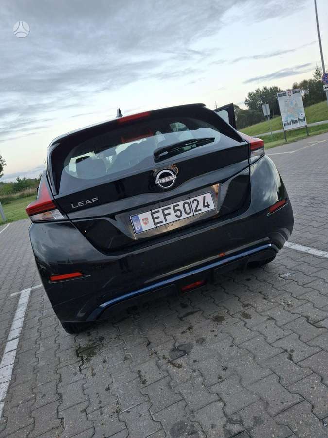 Nissan Leaf, 40 kWh, hatchback
