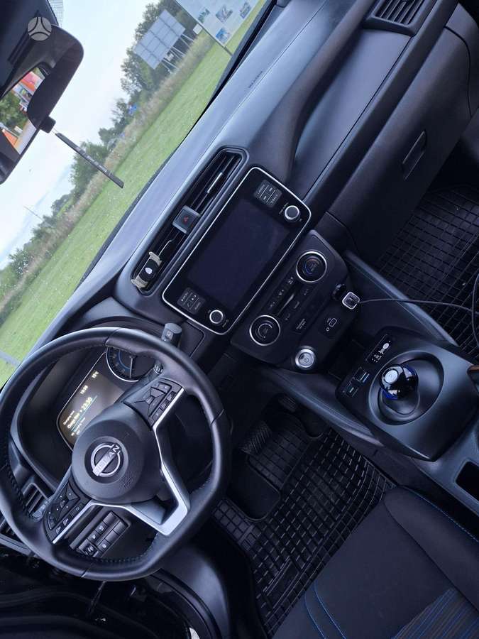 Nissan Leaf, 40 kWh, hatchback