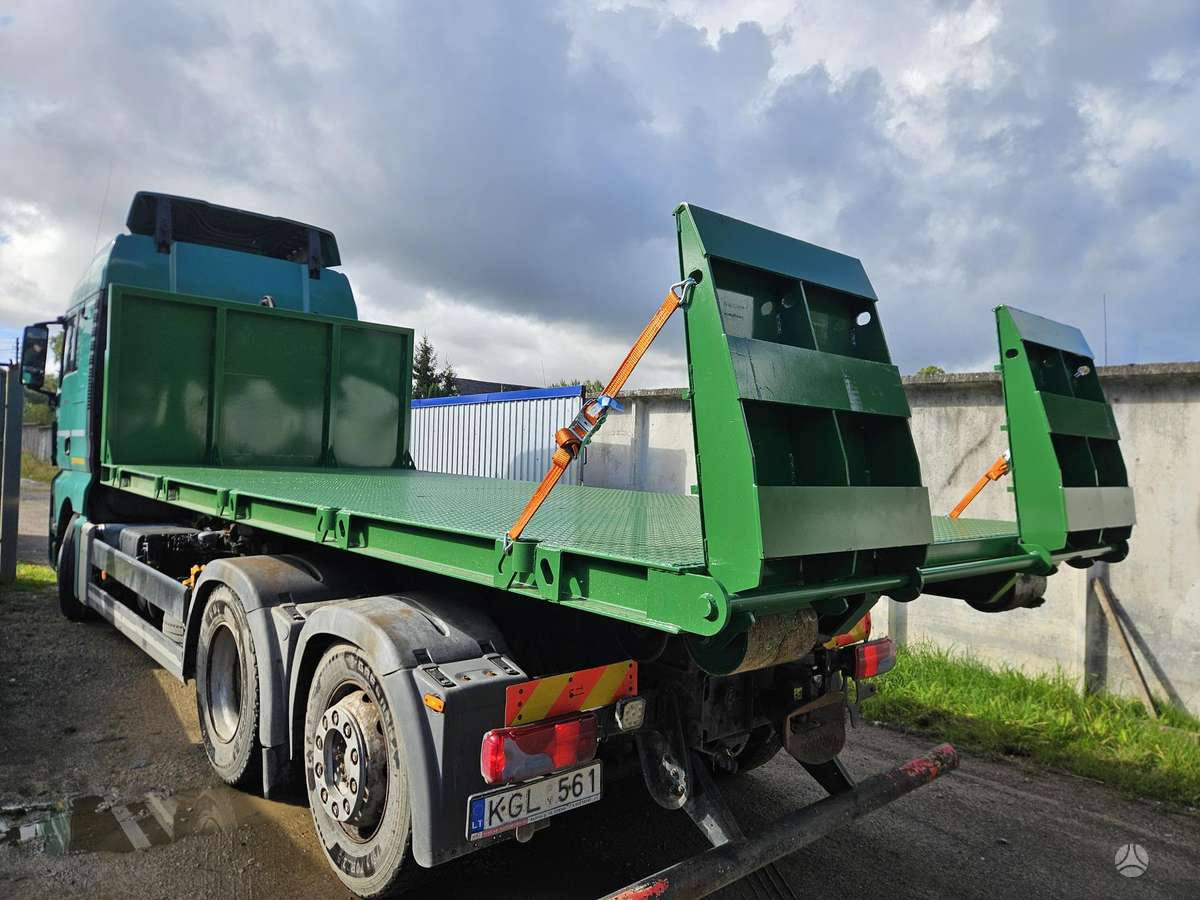 -Kita- Kabliu užtraukiama platforma, waste containers