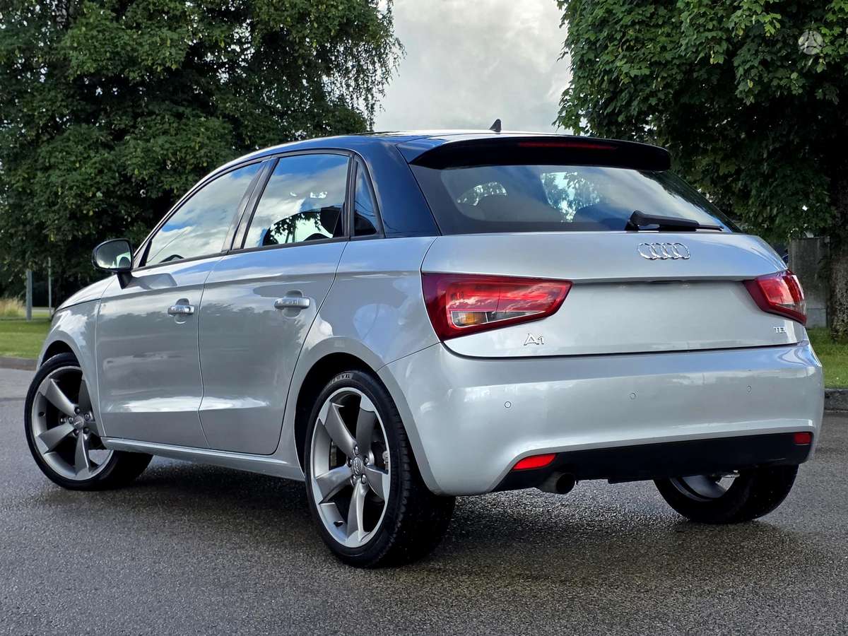 Audi A1, 1.6 l., hatchback