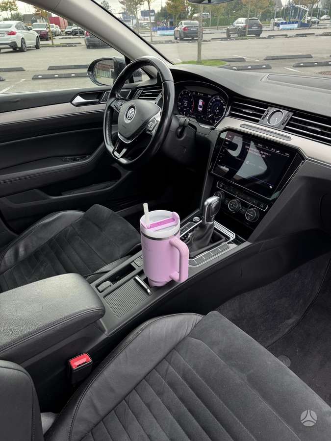 Volkswagen Passat - 9