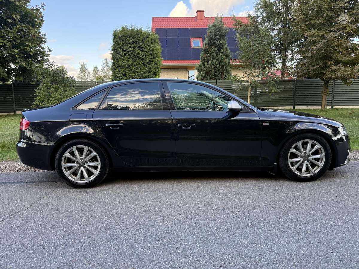 Audi A4, 2.0 l., Седан