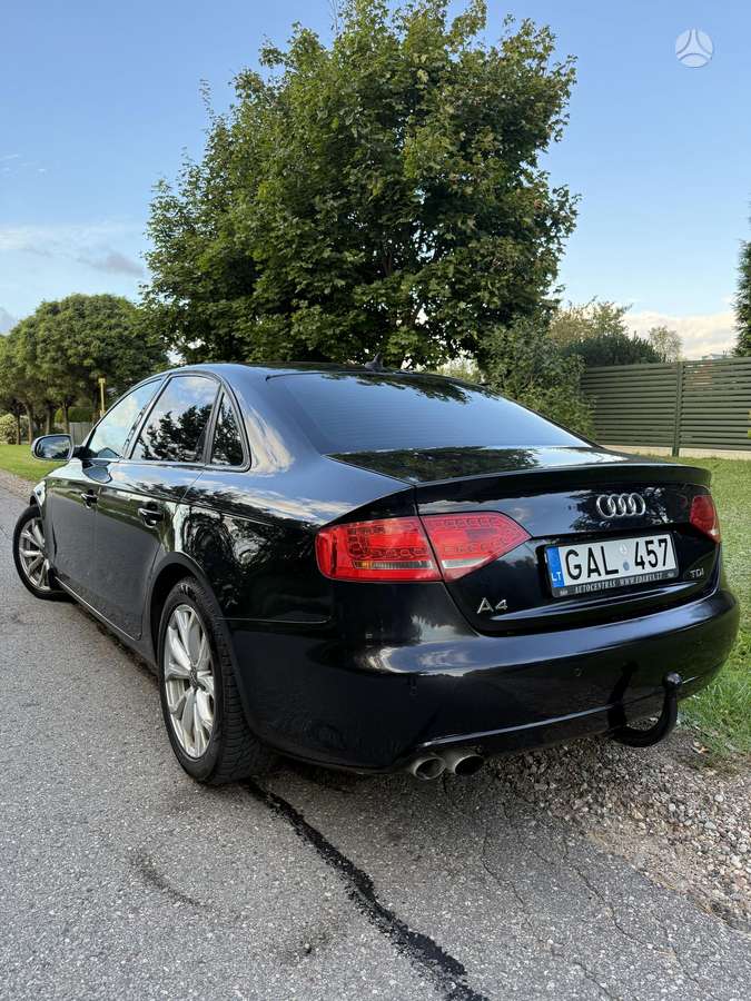 Audi A4, 2.0 l., Седан