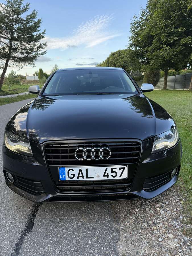 Audi A4, 2.0 l., Седан