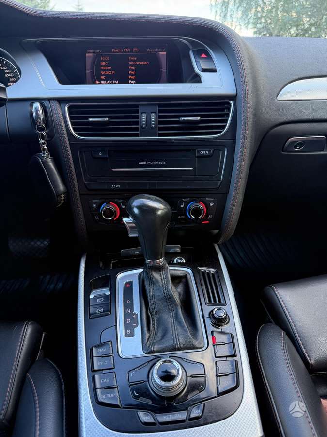 Audi A4, 2.0 l., Седан
