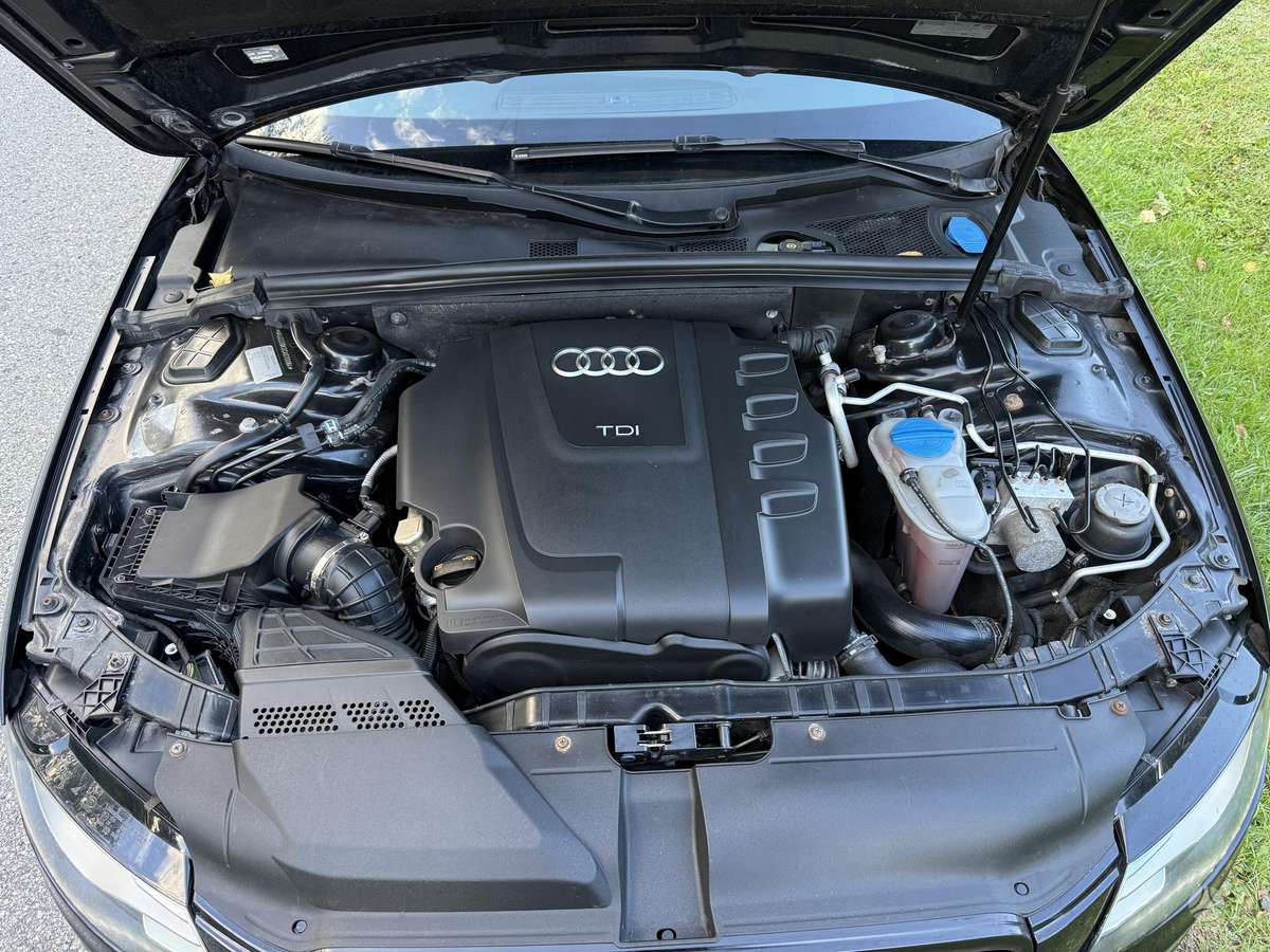 Audi A4, 2.0 l., Седан