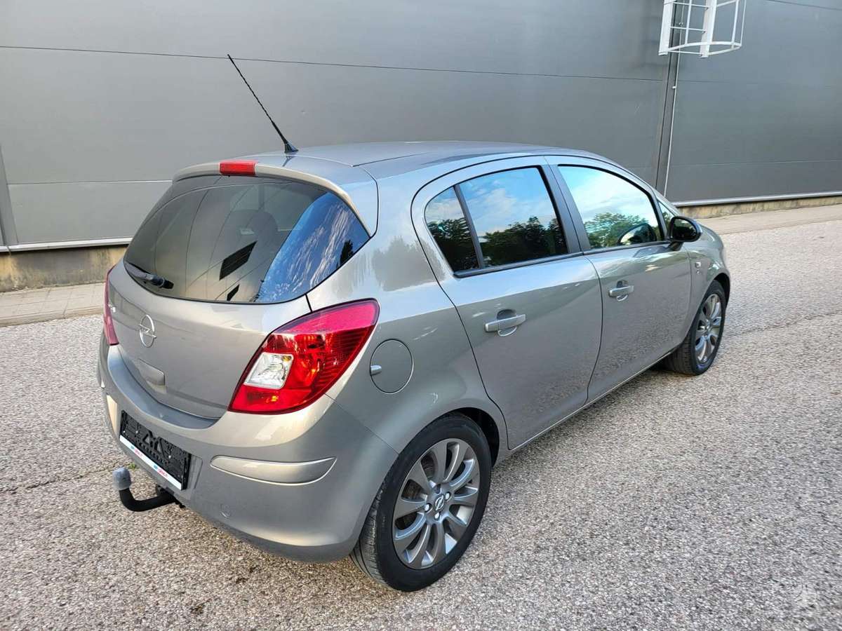 Opel Corsa, 1.2 l., Хэтчбек
